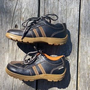 Kenneth Cole reaction kids shoes. Snappy! Excellent condition